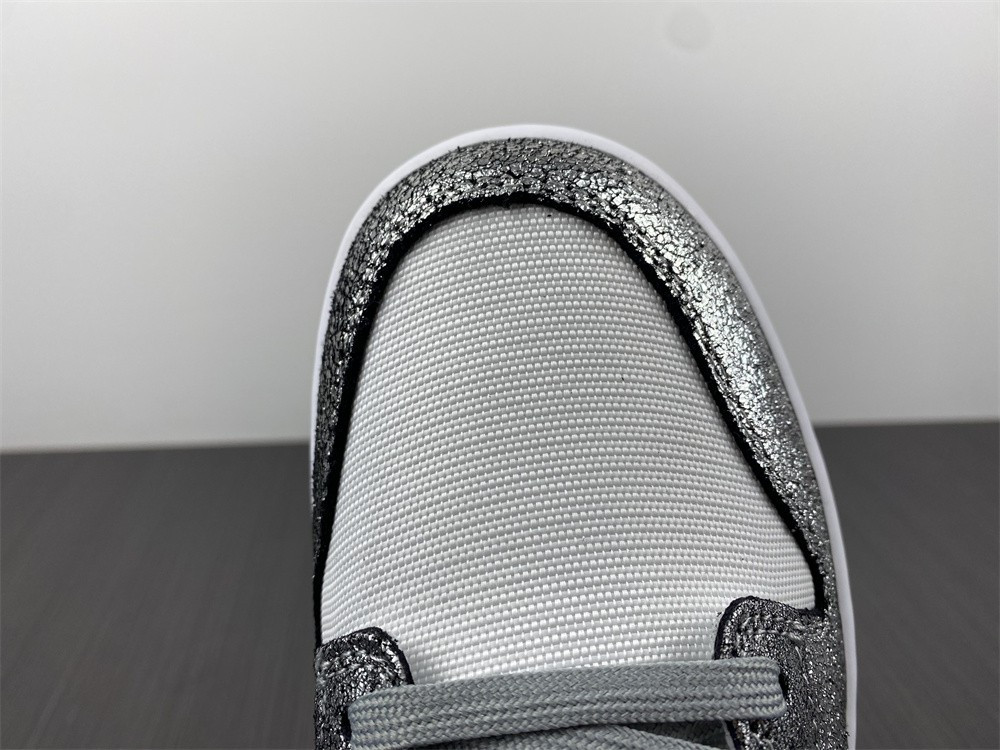 Nike Dunk Low “Shimmer” DO5882-001