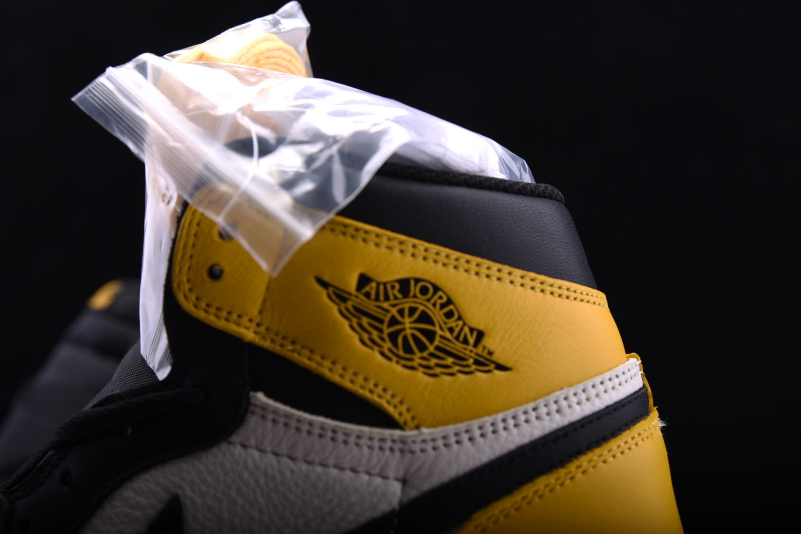 Air Jordan 1 Retro High OG “Yellow Toe” AR1020-700