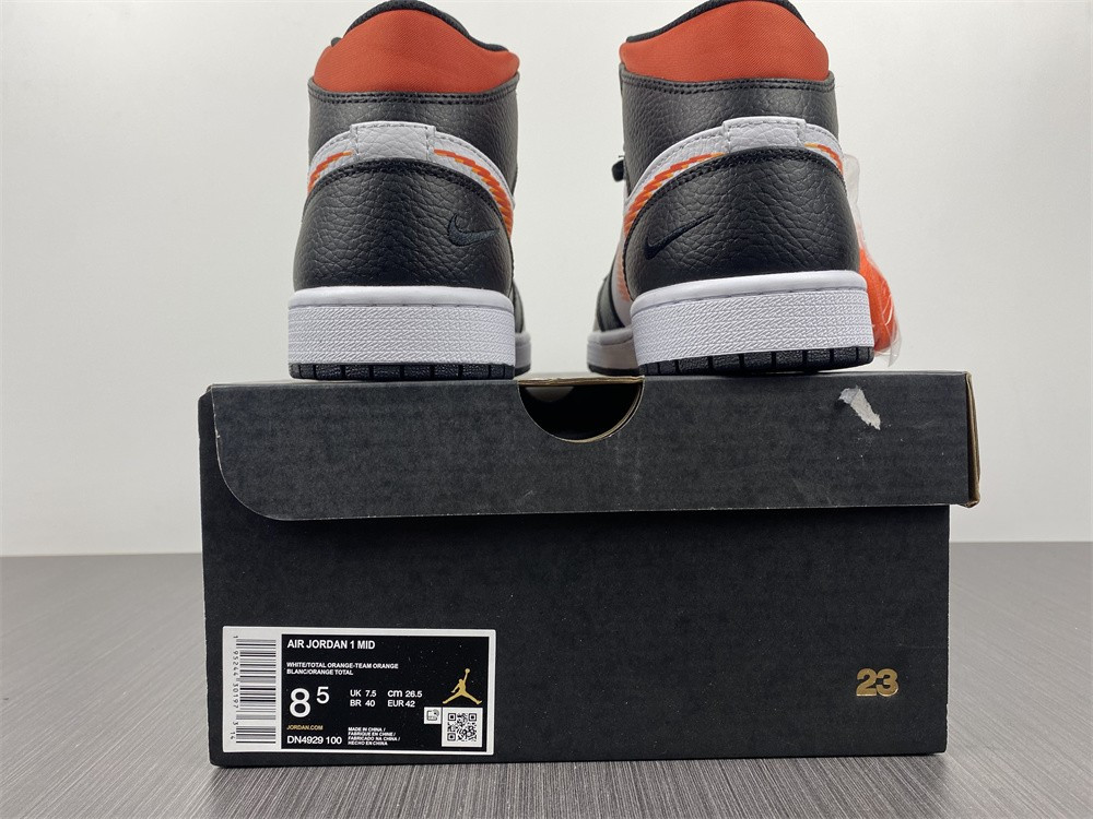 Air Jordan 1 Mid "Zig Zag" DN4929-100