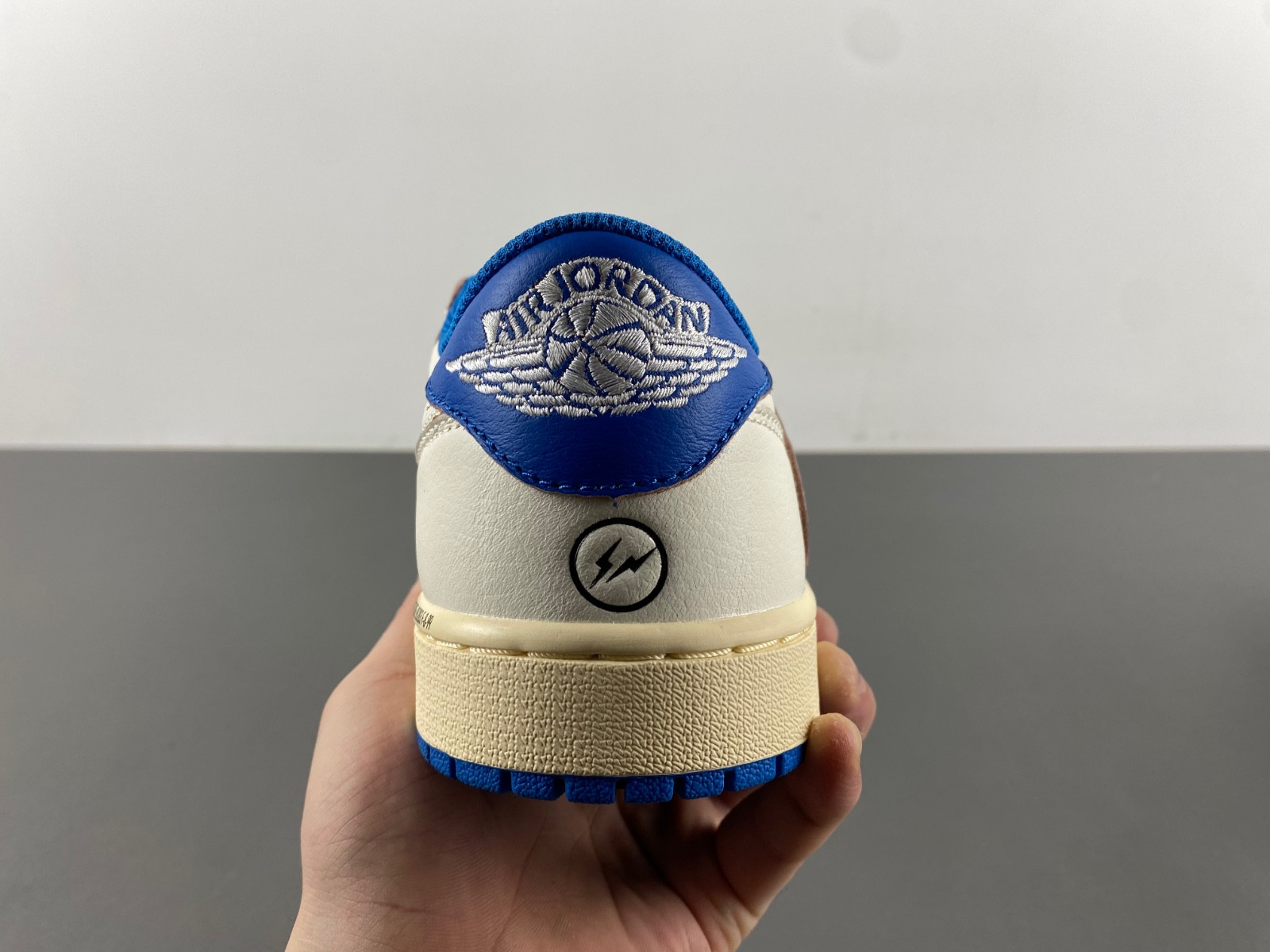 Travis Scott x Fragment x Air Jordan 1 Low OG DM7866-104