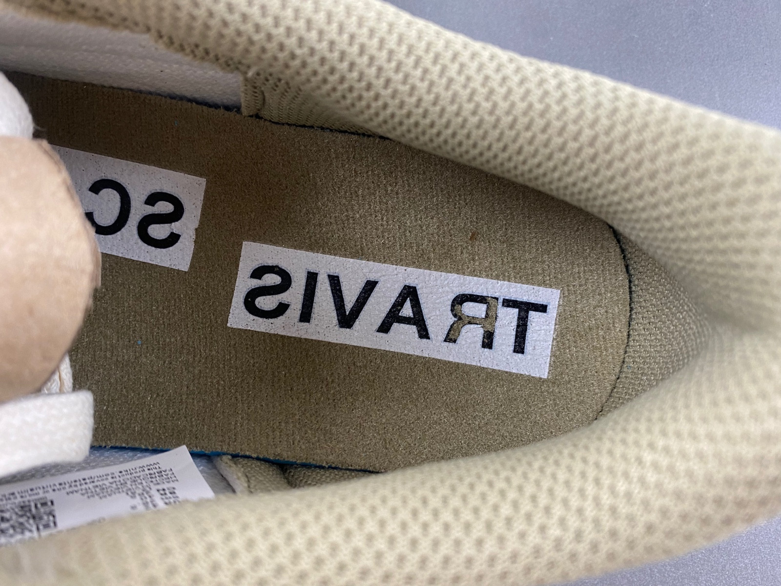 Travis Scott x Air Jordan 1 DZ137-701