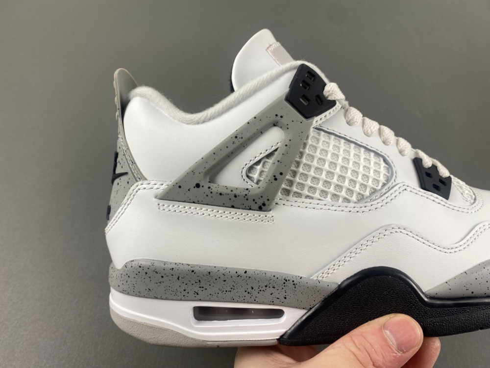 Air Jordan 4 “White Cement” 2025 FV5029-100
