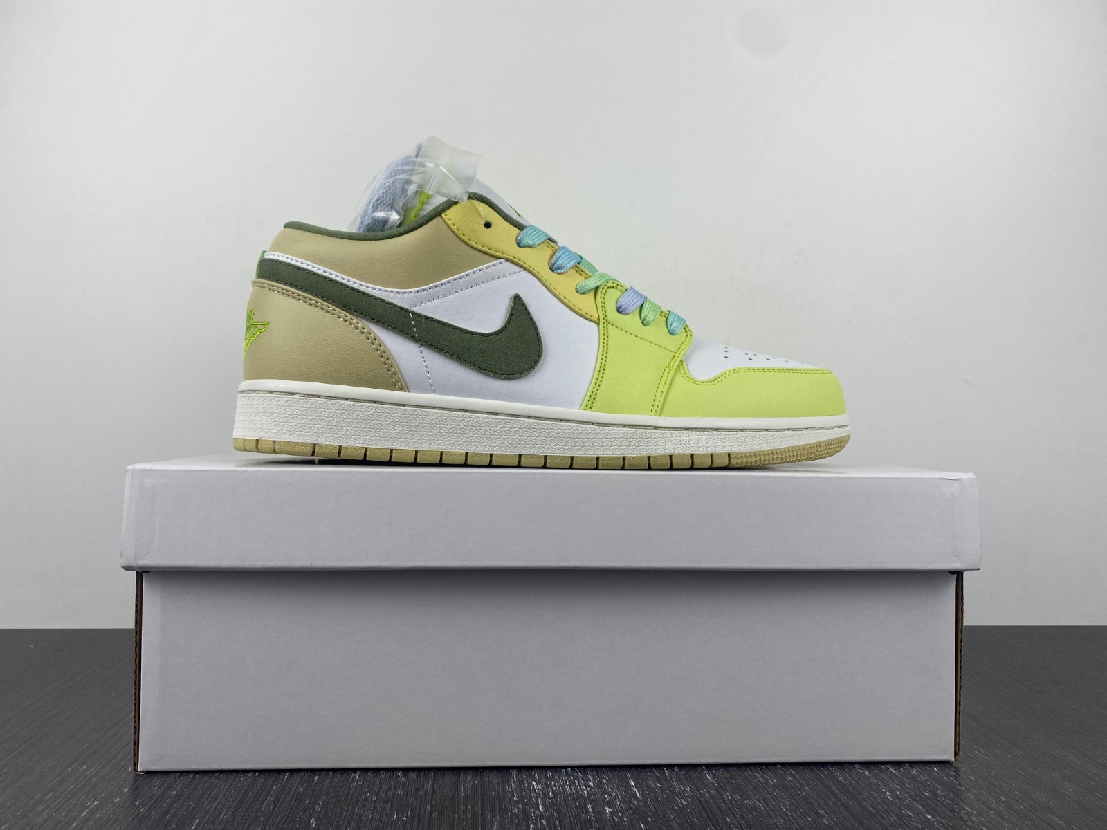 Jordan 1 Low Sail White Oil Green (W) FD9906-131