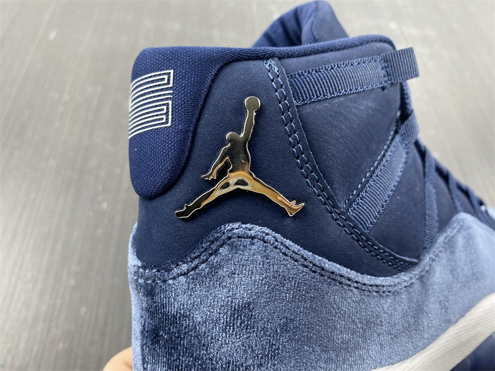 Air Jordan 11 Velvet WMNS “Midnight Navy” AR0715-441