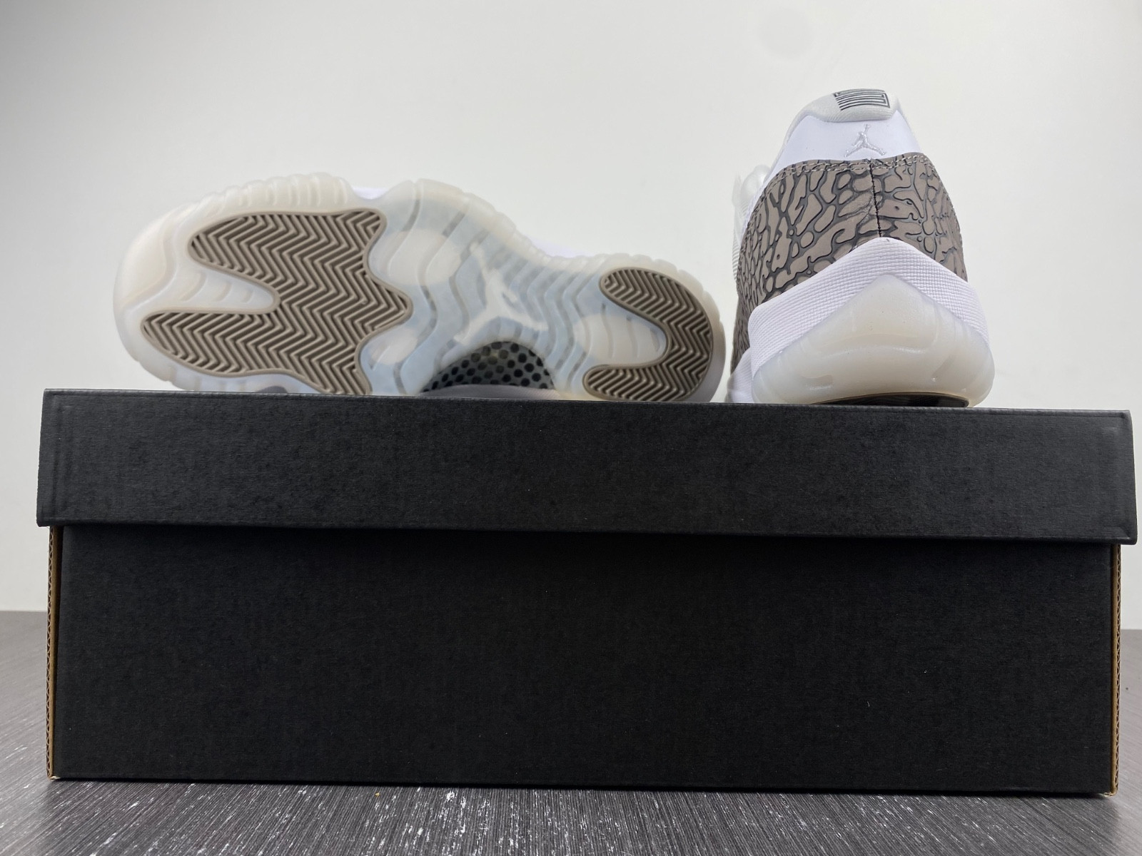 Air Jordan 11 Low “Elephant” AV2187-140