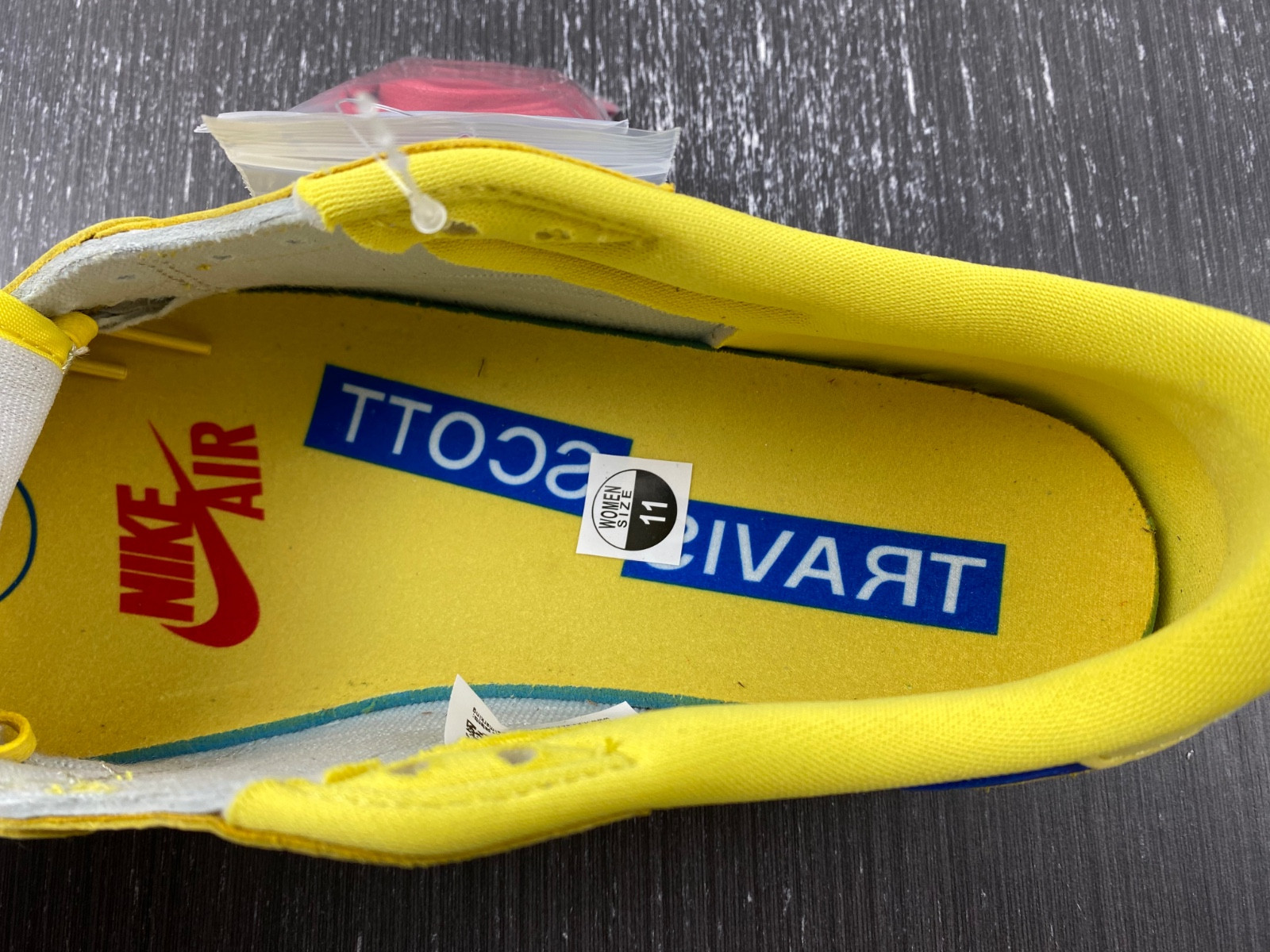 Travis Scott x Air Jordan 1 DZ4137-700