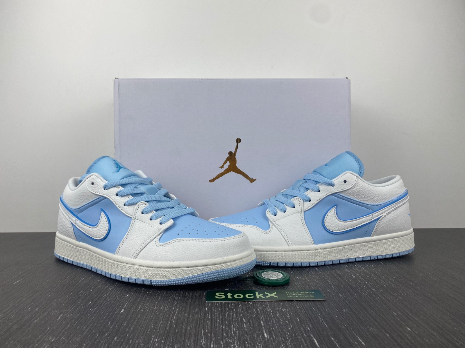 Jordan 1 Low SE Reverse Ice Blue (W) DV1299-104
