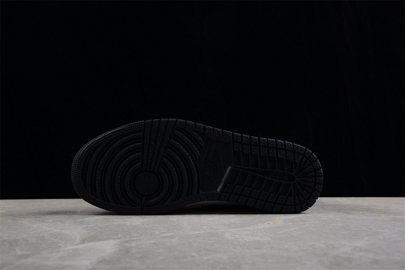 Jordan 1 Retro High OG Skyline DX0054-805