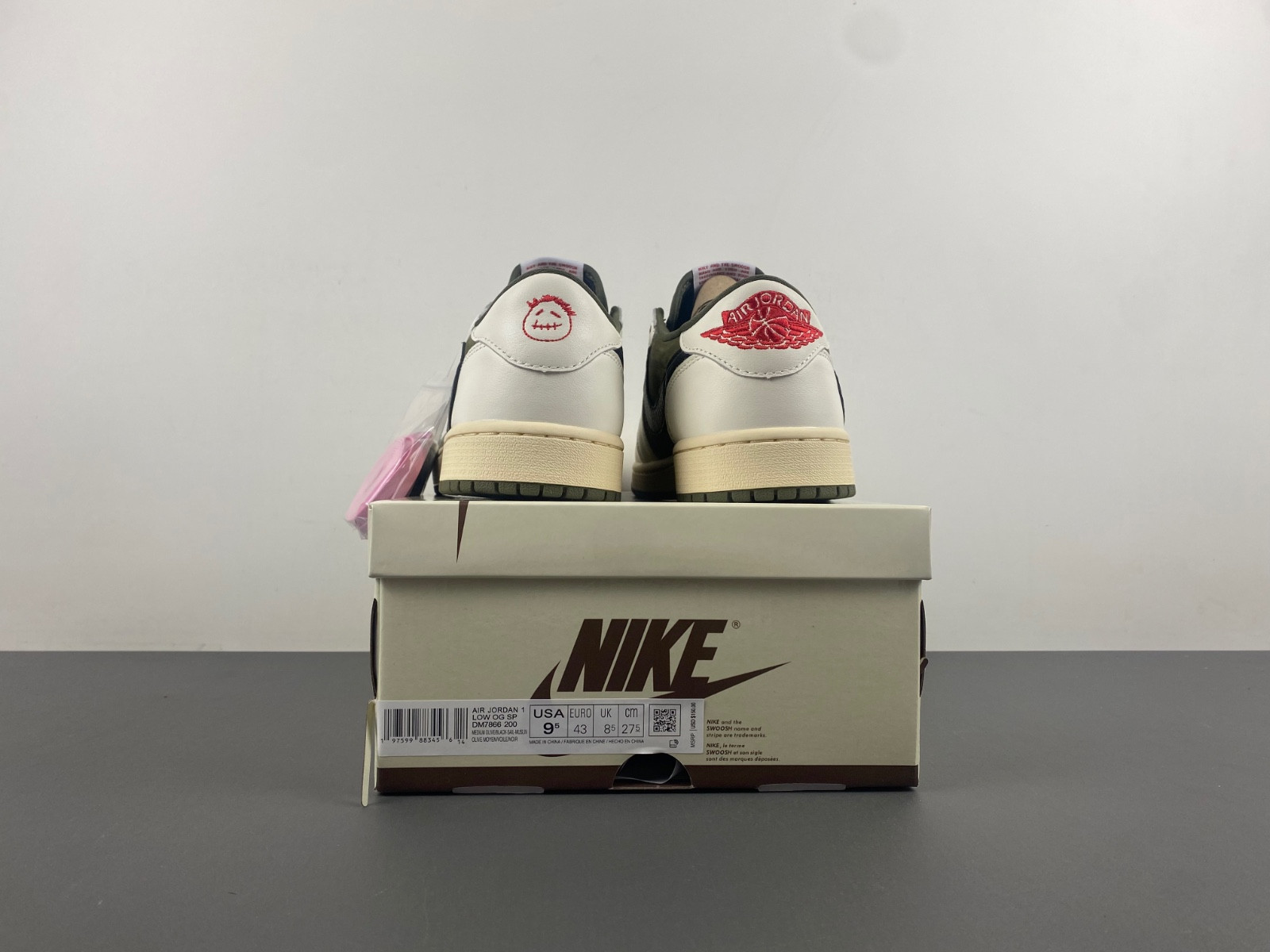Travis Scott x Air Jordan 1 Low OG DM7866-200