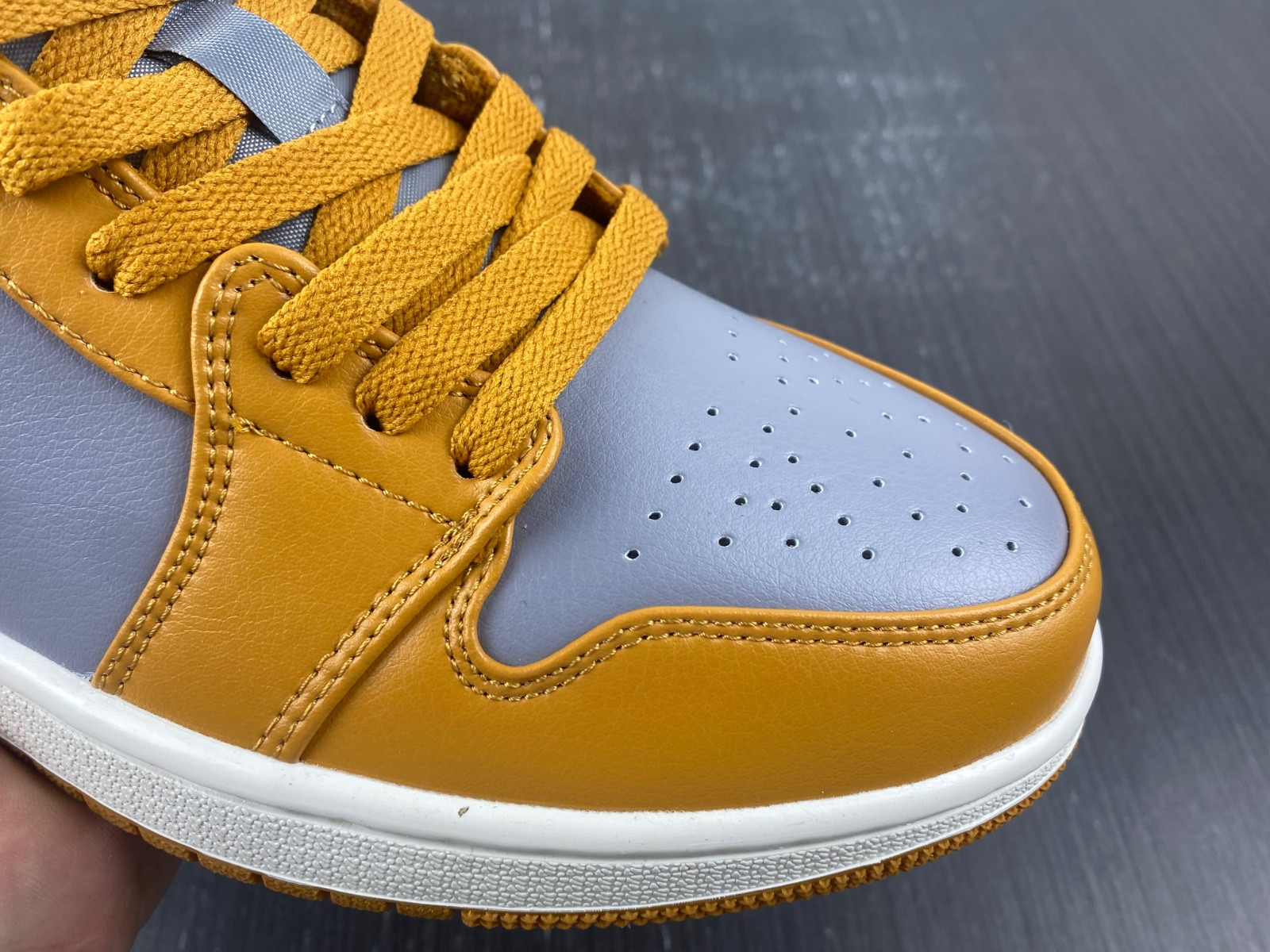 Air Jordan 1 Low DC0774-020