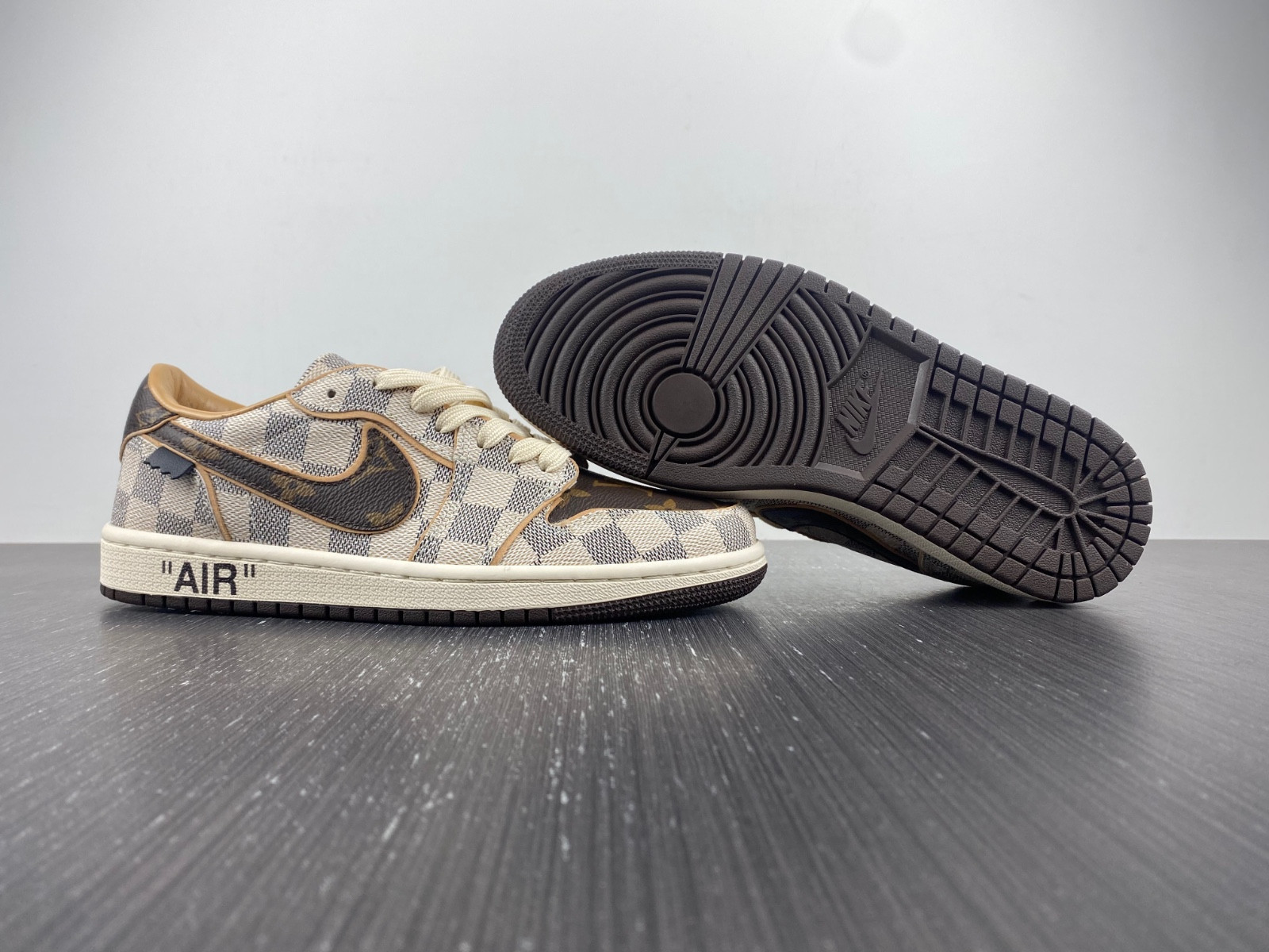 Air Jordan 1 Low L*V