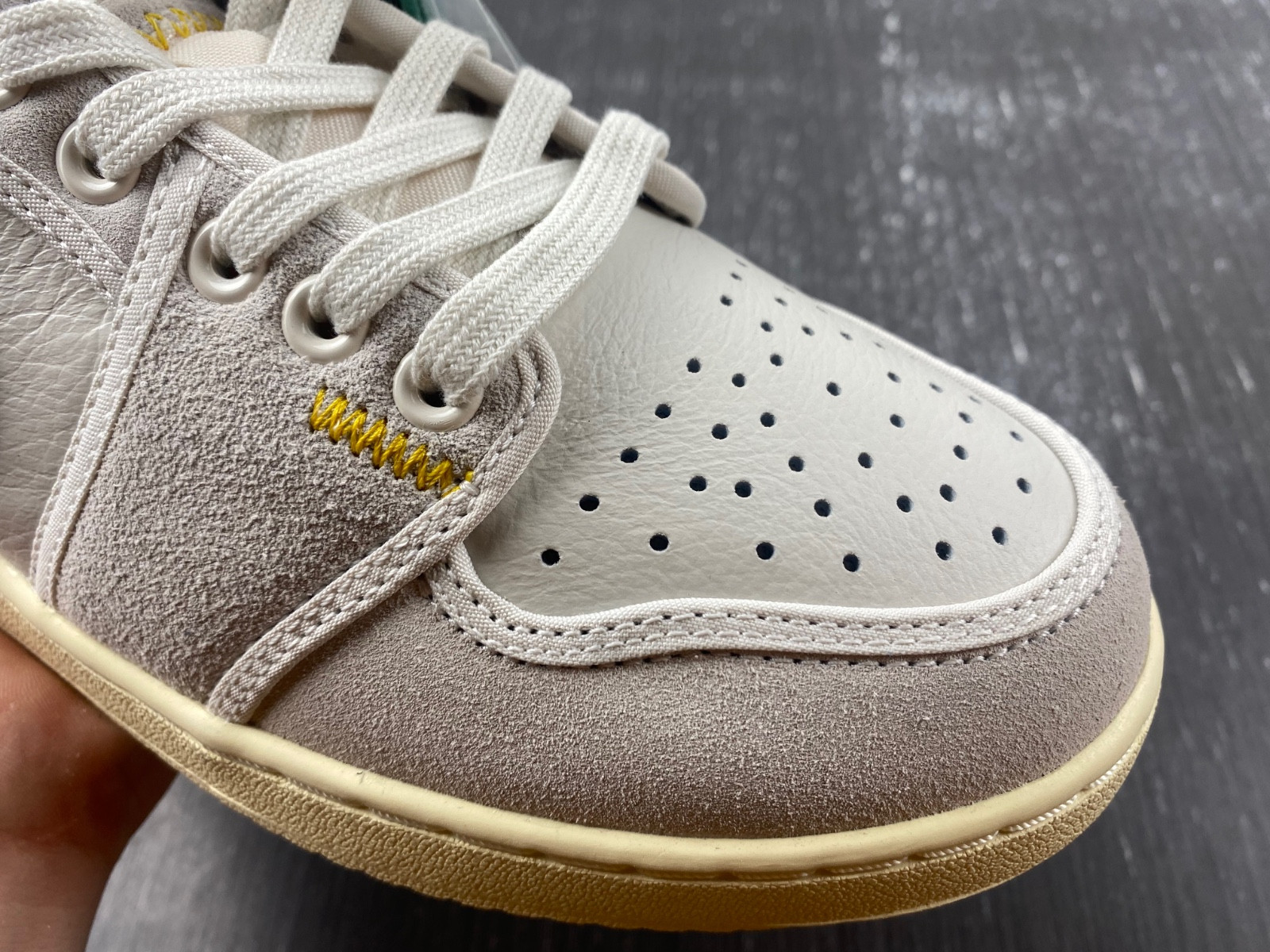 Union x AJKO 1 Low DZ4864-100