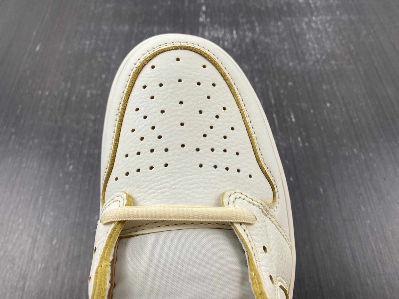 Air Jordan 1 High OG “Craft” FD8631-100