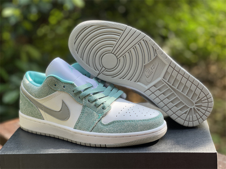 Air Jordan 1 Low “New Emerald” DN3705-301