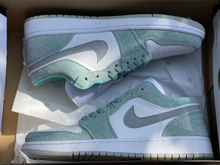 Air Jordan 1 Low “New Emerald” DN3705-301