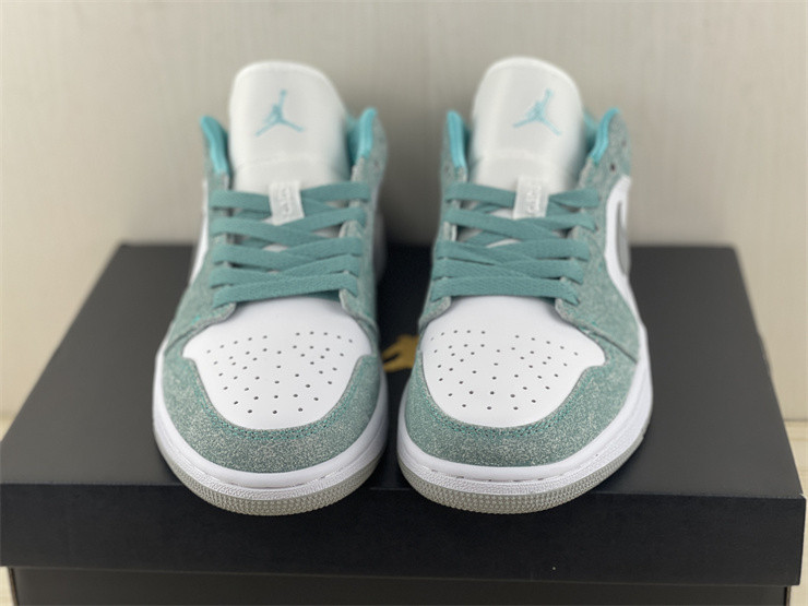 Air Jordan 1 Low “New Emerald” DN3705-301