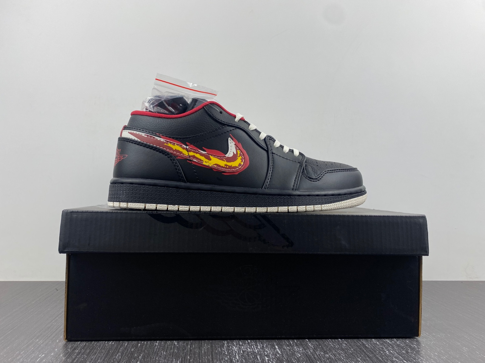 Air Jordan 1 Low “Born To Fly” FJ7073-010