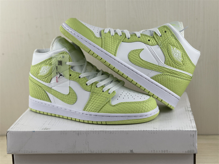 Air Jordan 1 Mid SE “Green Python” DV2959-113
