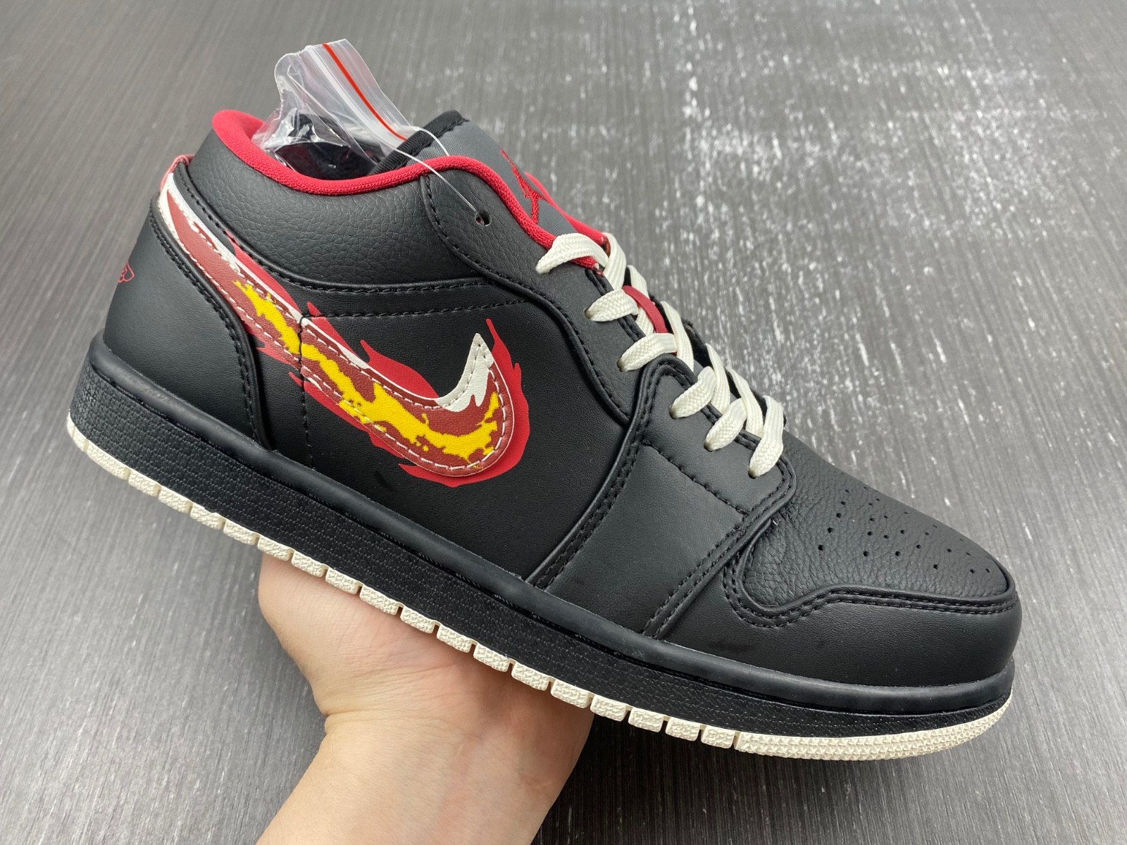 Air Jordan 1 Low “Born To Fly” FJ7073-010
