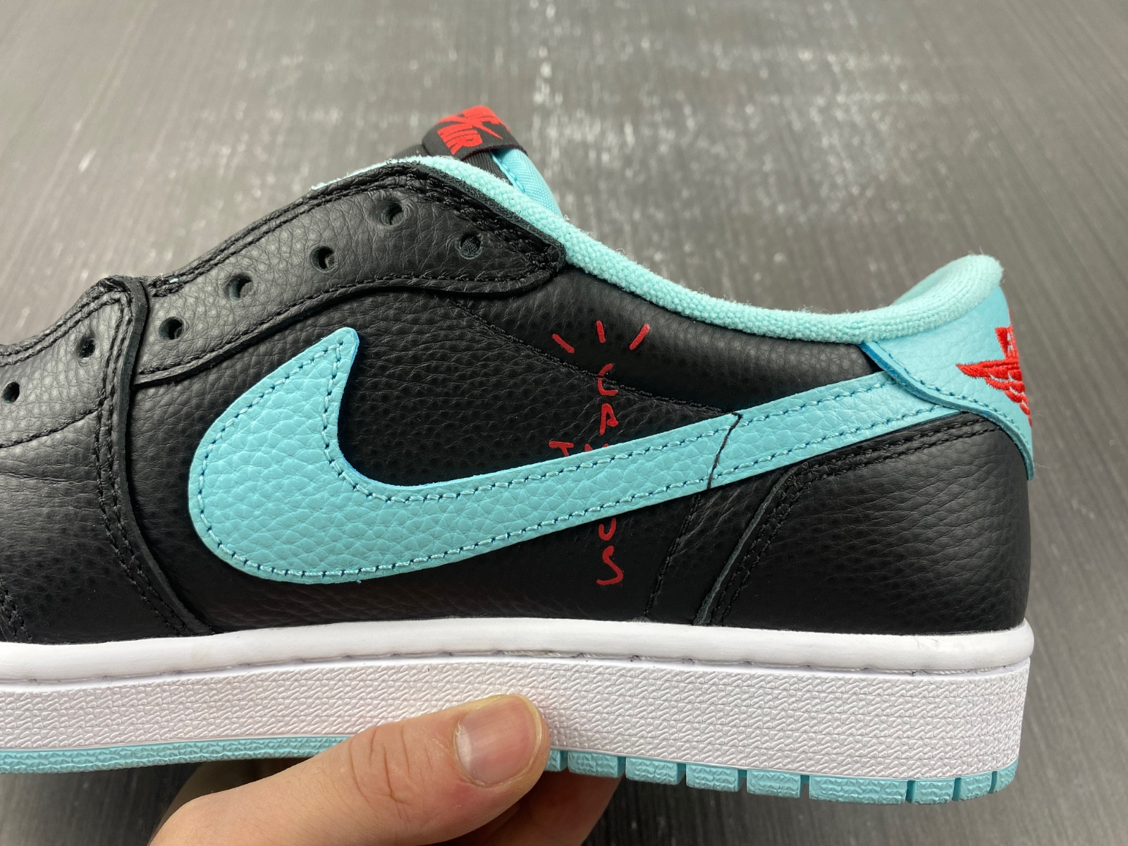 Travis Scott x Air Jordan 1 Low DM7866-701