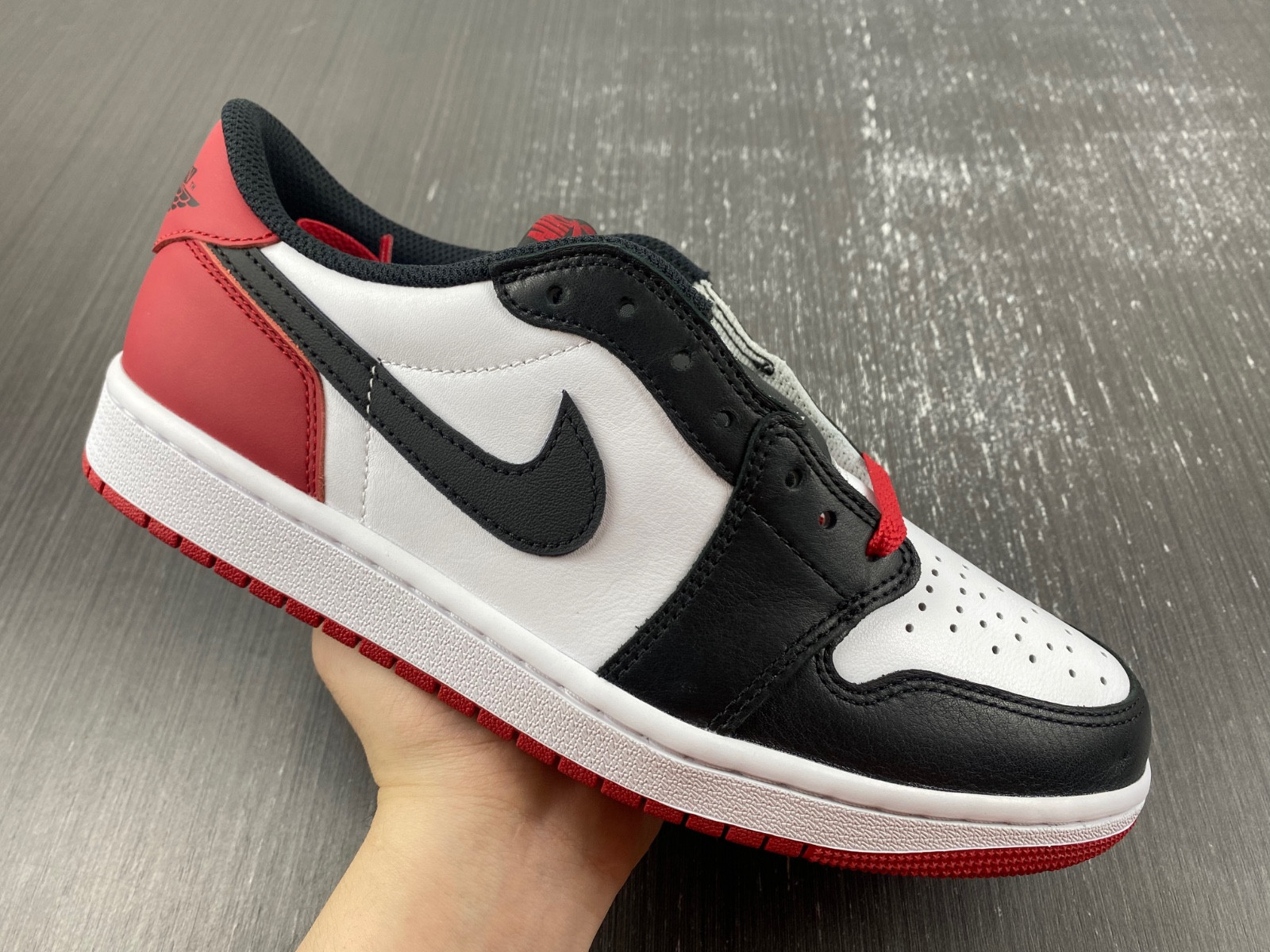 Air Jordan 1 Low OG “Black Toe” CZ0790-106