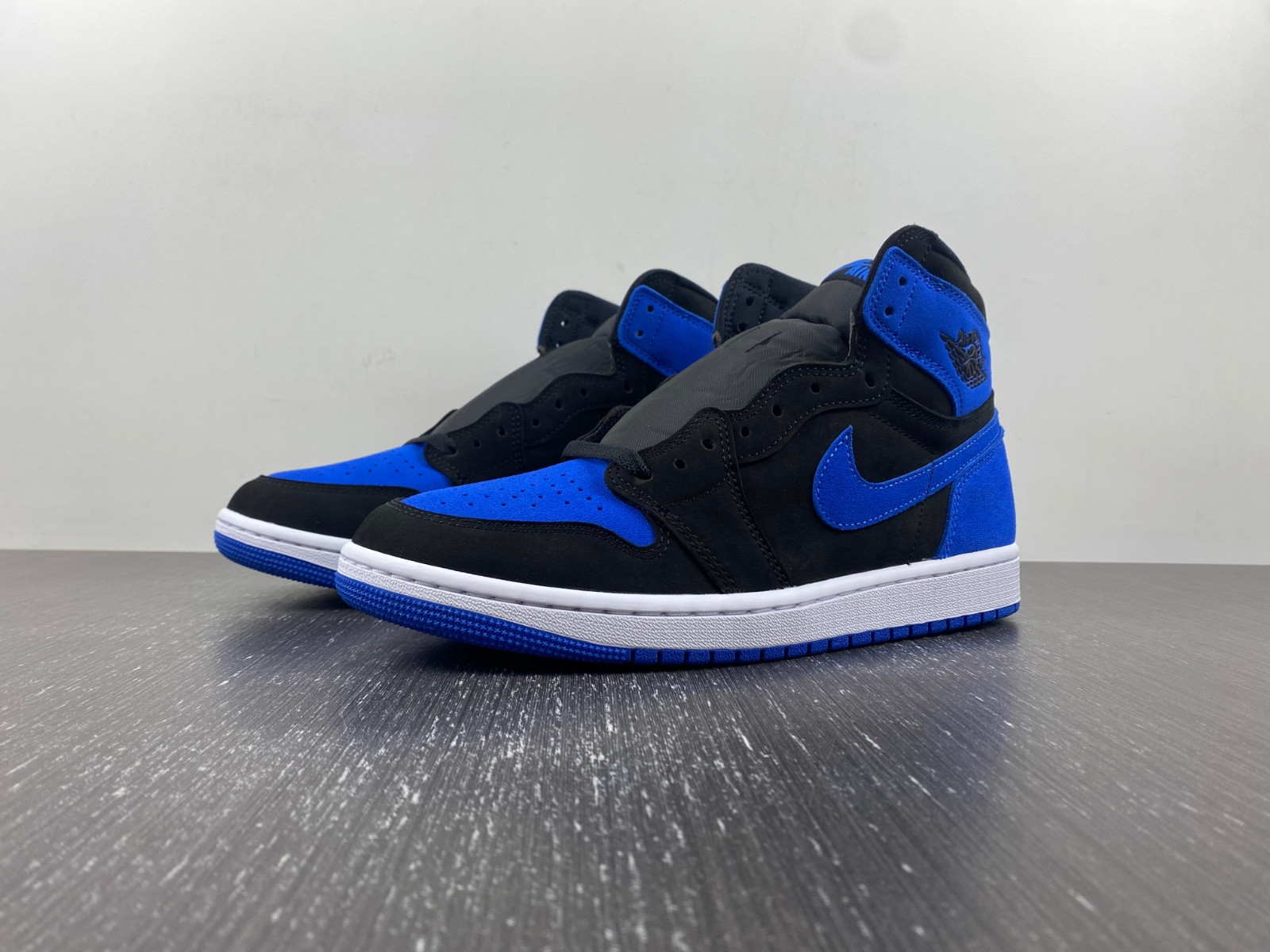 Air Jordan 1 High OG “Royal Suede” DZ5485-042