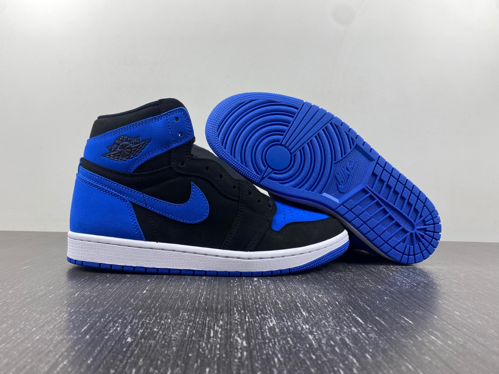 Air Jordan 1 High OG “Royal Suede” DZ5485-042