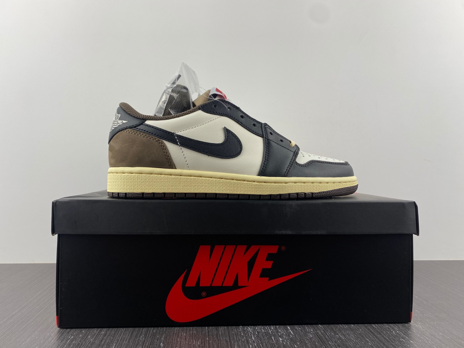 Air Jordan 1 Low CQ4277-105