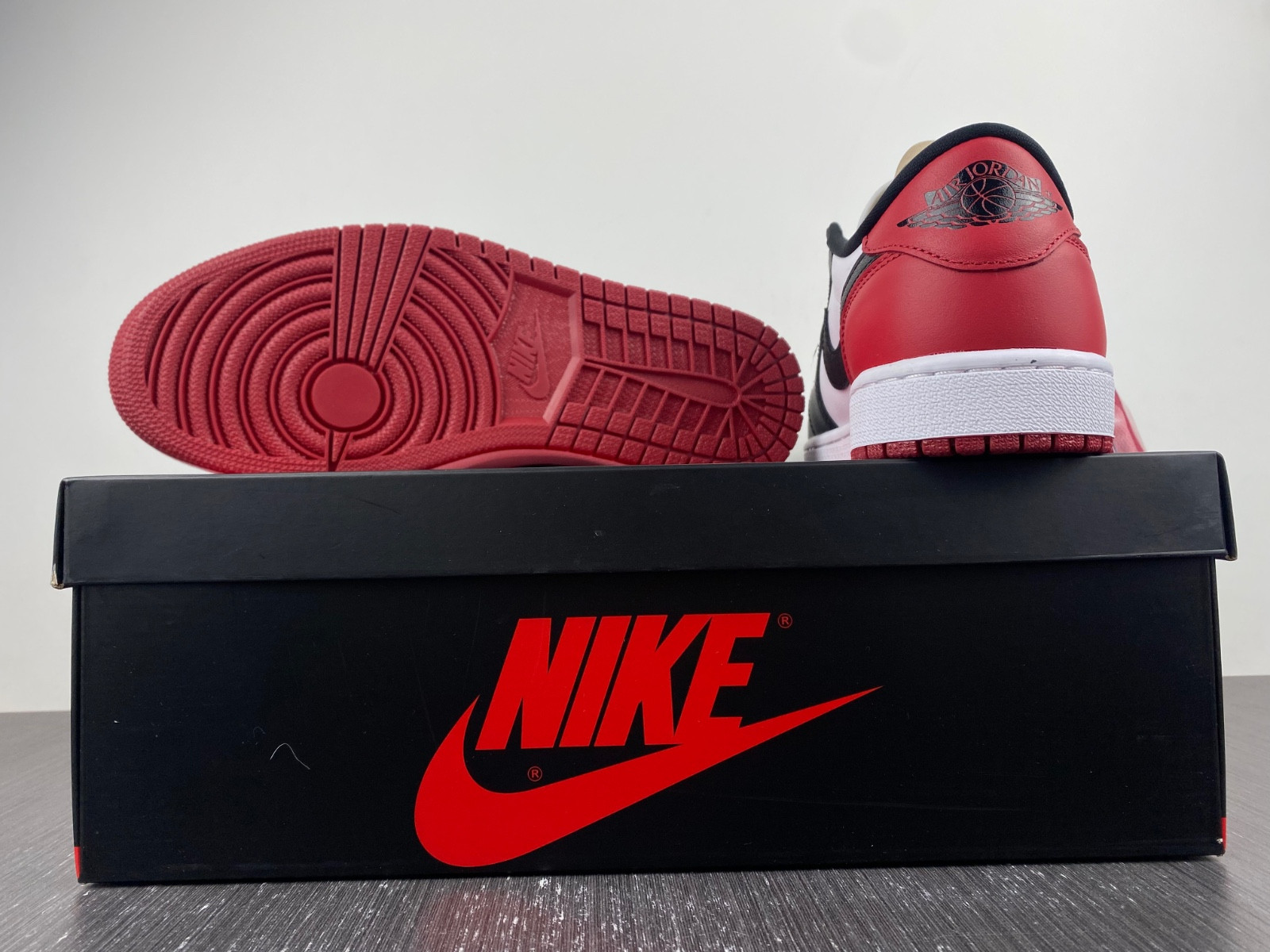 Jordan 1 Low 555088-1251
