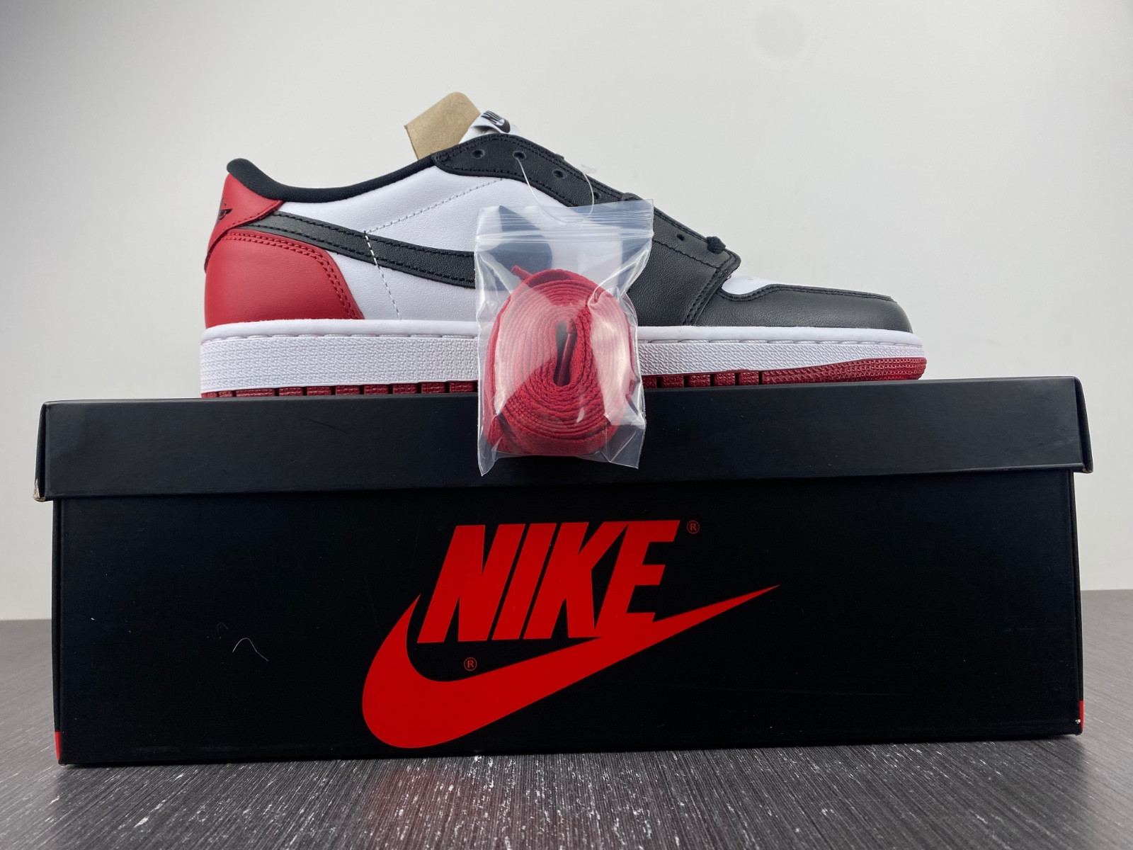 Jordan 1 Low 555088-1251