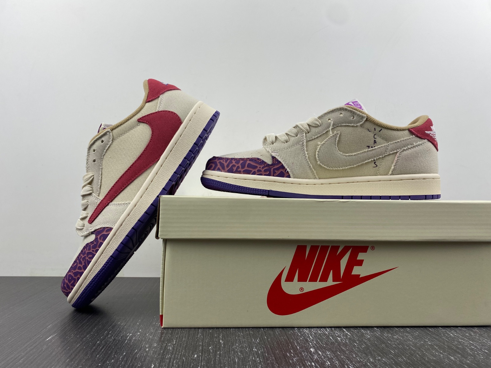 Travis Scott x Air Jordan 1 Low DM7866-952