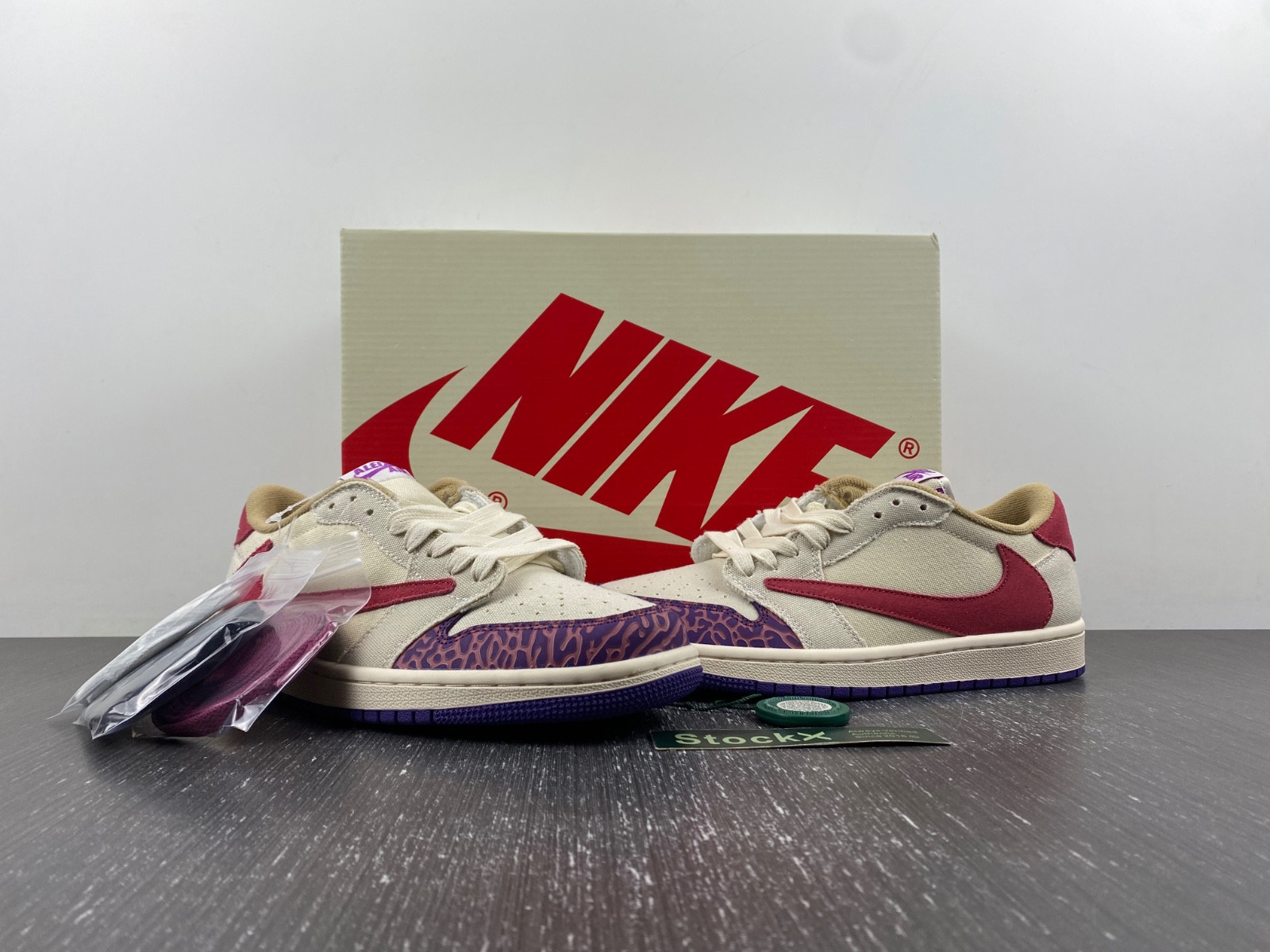 Travis Scott x Air Jordan 1 Low DM7866-952