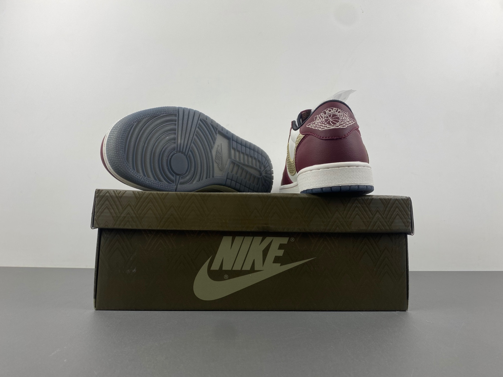 Air Jordan 1 Low OG “Year of the Dragon FJ5735-100