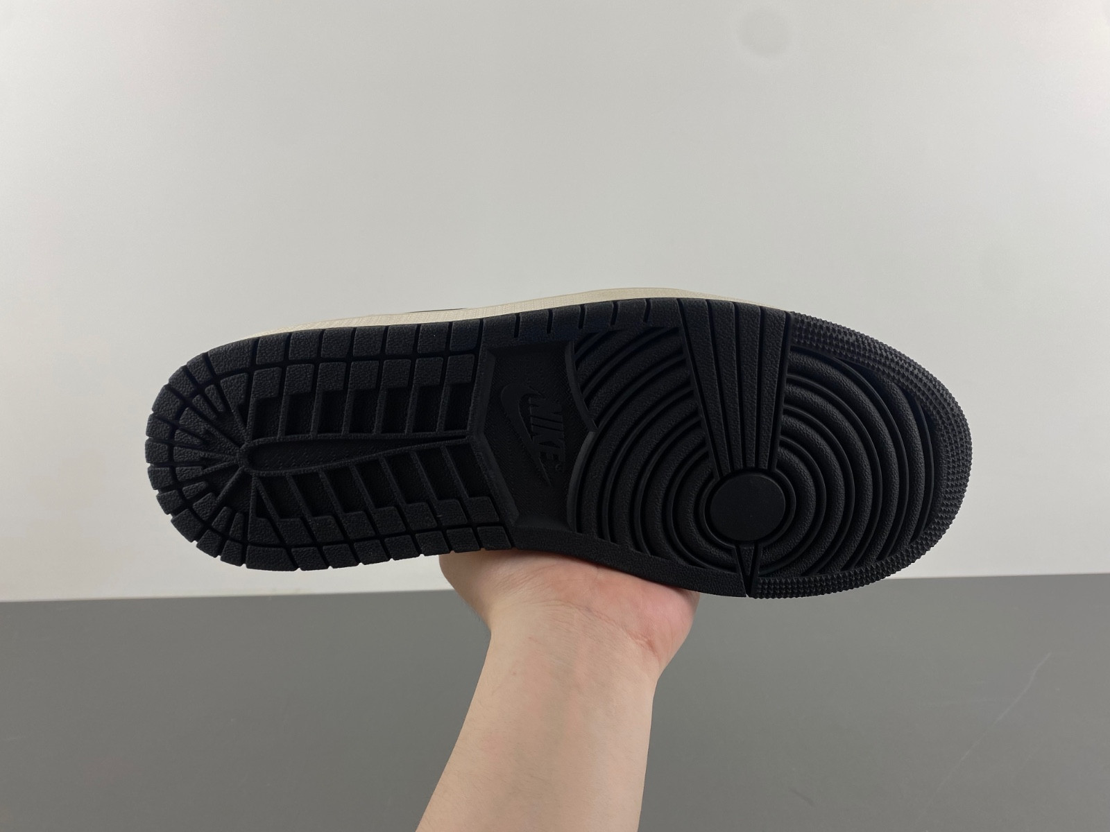 Air Jordan 1 Low OG “Mocha” CZ0790-102