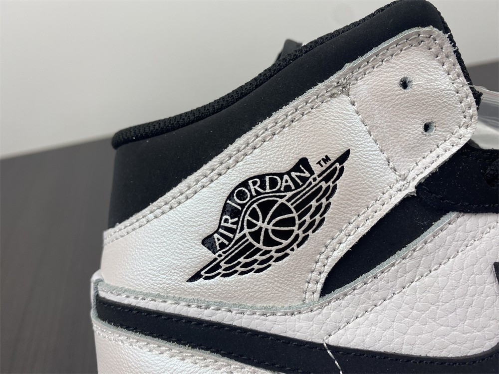 Air Jordan 1 Mid “Diamond Shorts