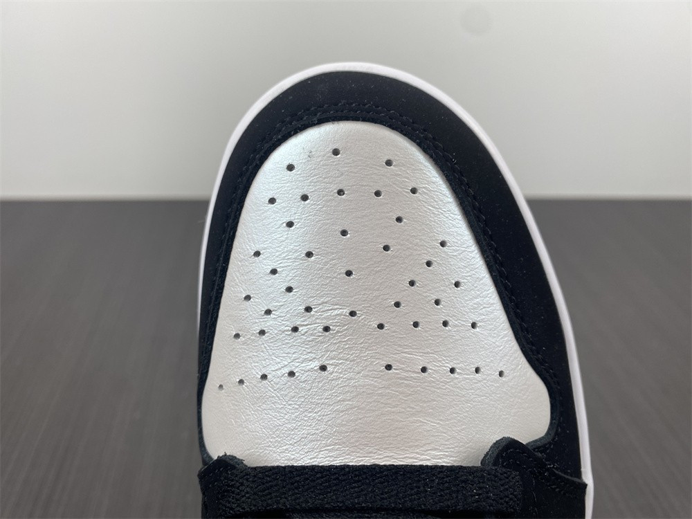 Air Jordan 1 Mid “Diamond Shorts