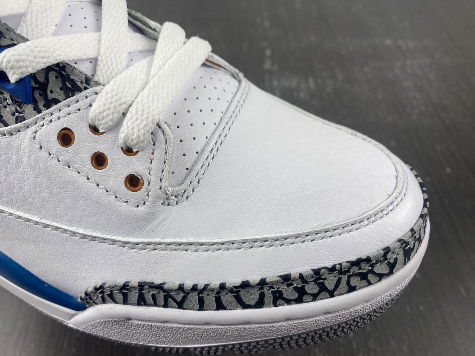 Air Jordan 3 “Wizards” CT8532-148