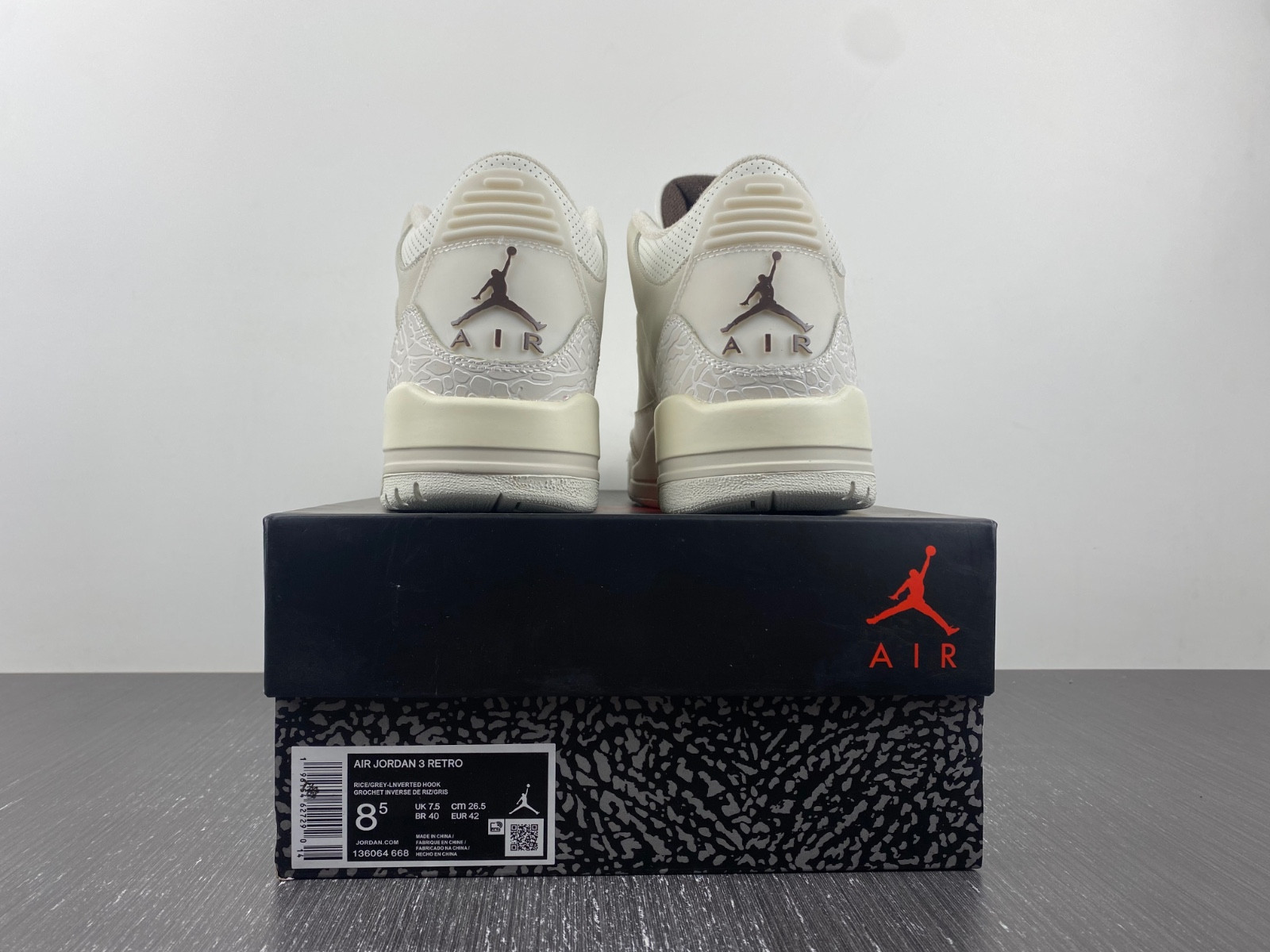 Travis Scott x Air Jordan 3 “Palomino 136064-668