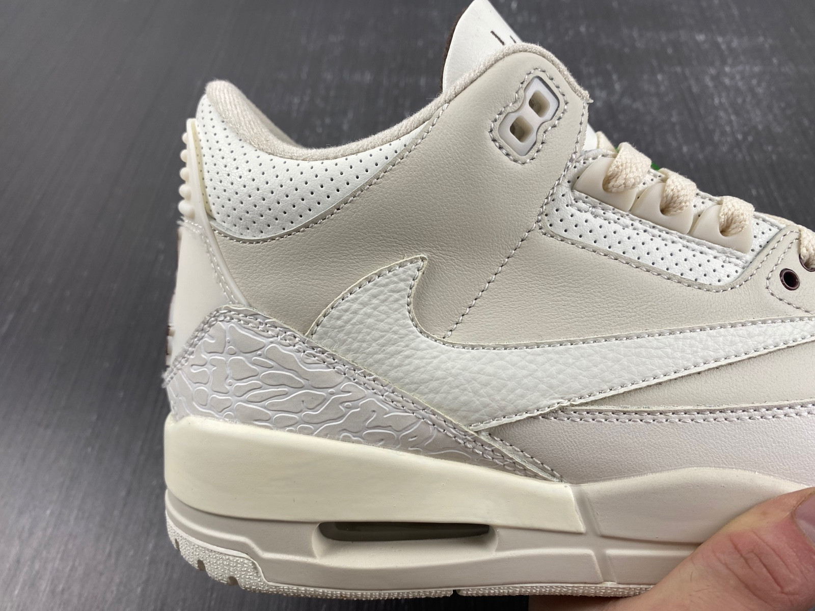 Travis Scott x Air Jordan 3 “Palomino 136064-668