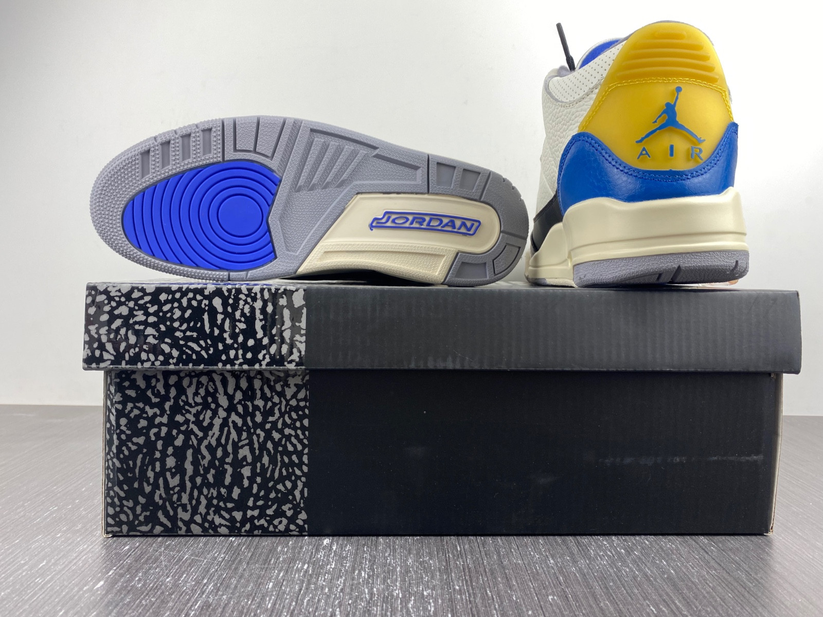 Air Jordan 3 398614-145