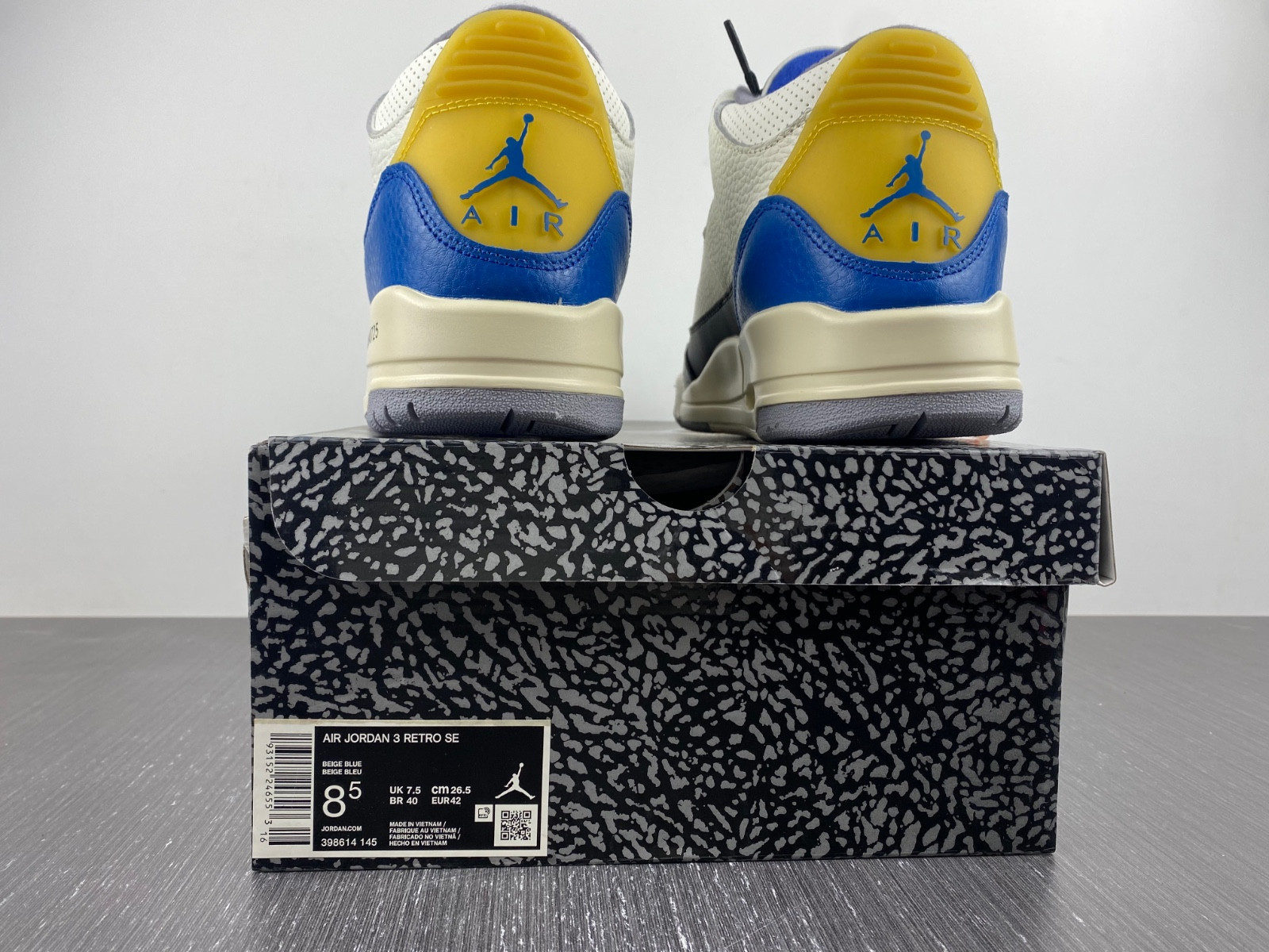 Air Jordan 3 398614-145