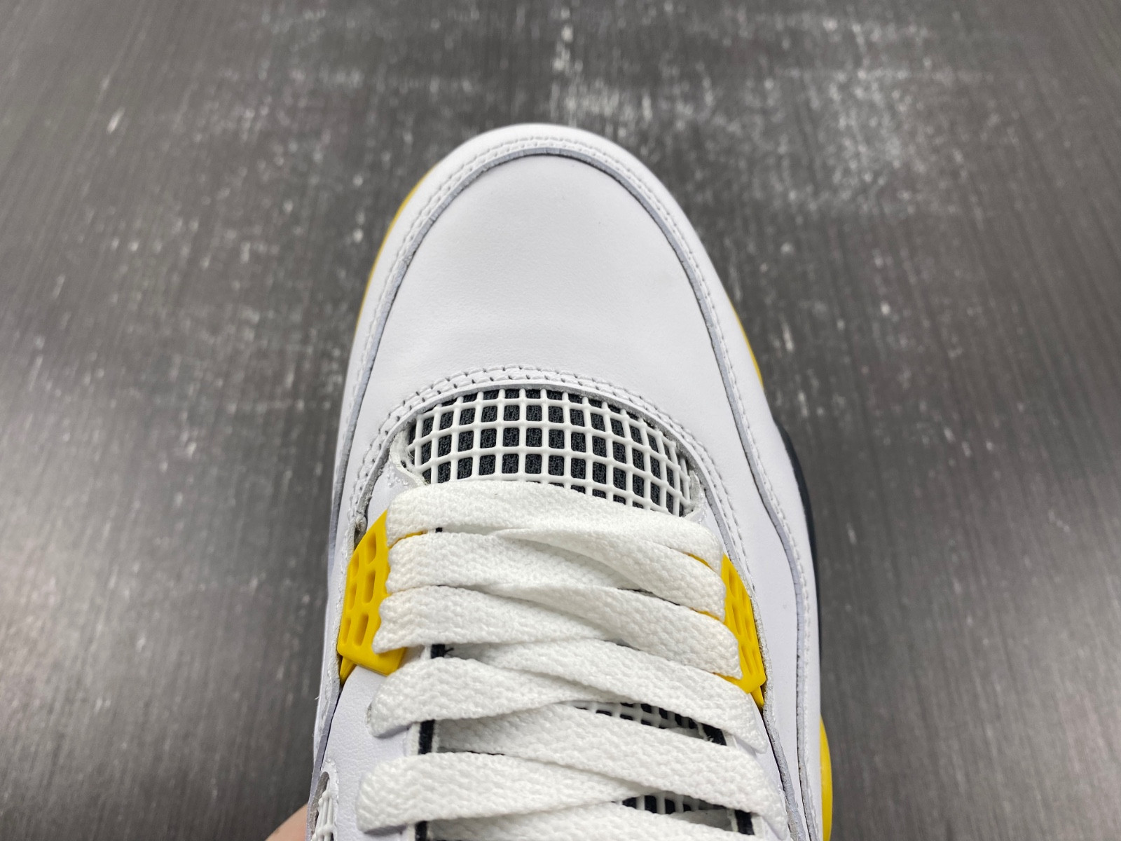 Air Jordan 4 WNNS “Vivid Sulfur” AQ9129-101