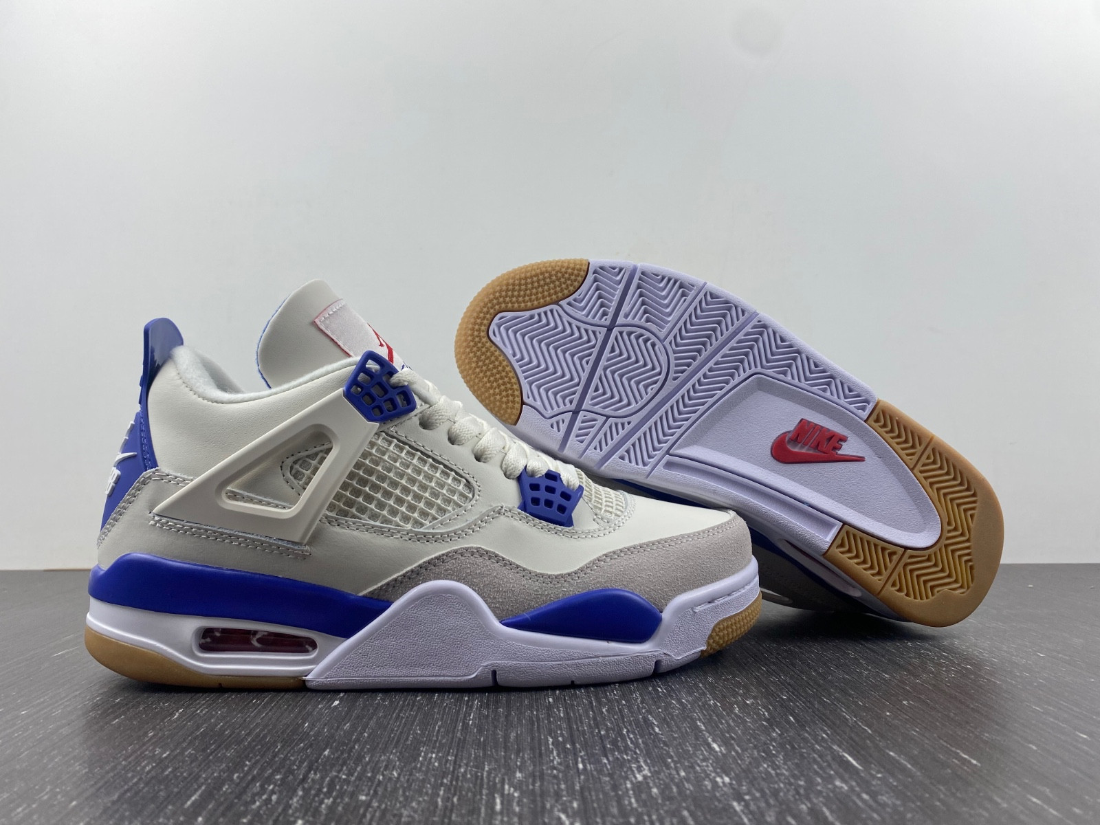 Air Jordan 4 DR5415-107