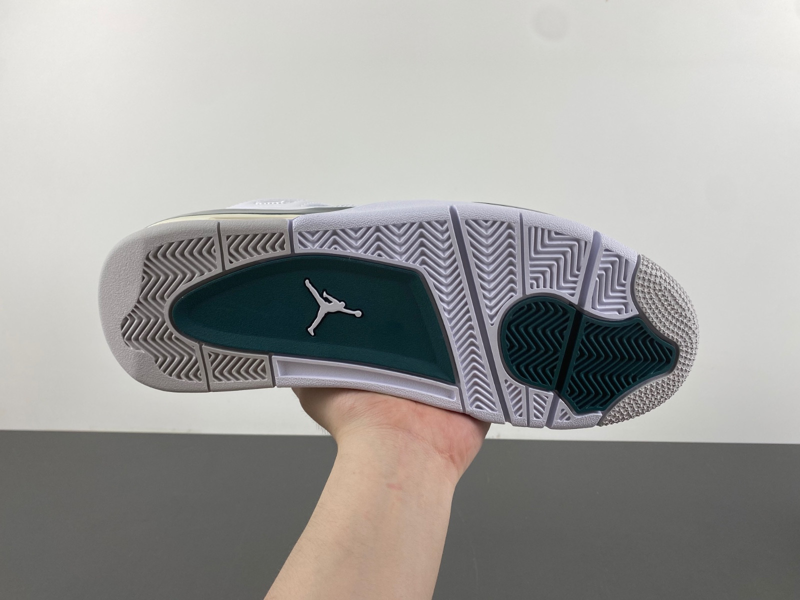Air Jordan 4 “Oxidized Green” FQ8138-103