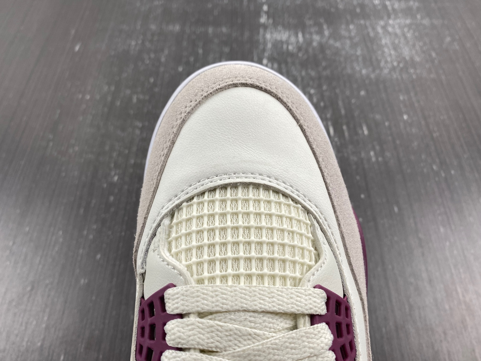 SB x Jordan 4 “Sapphire DR5415-102