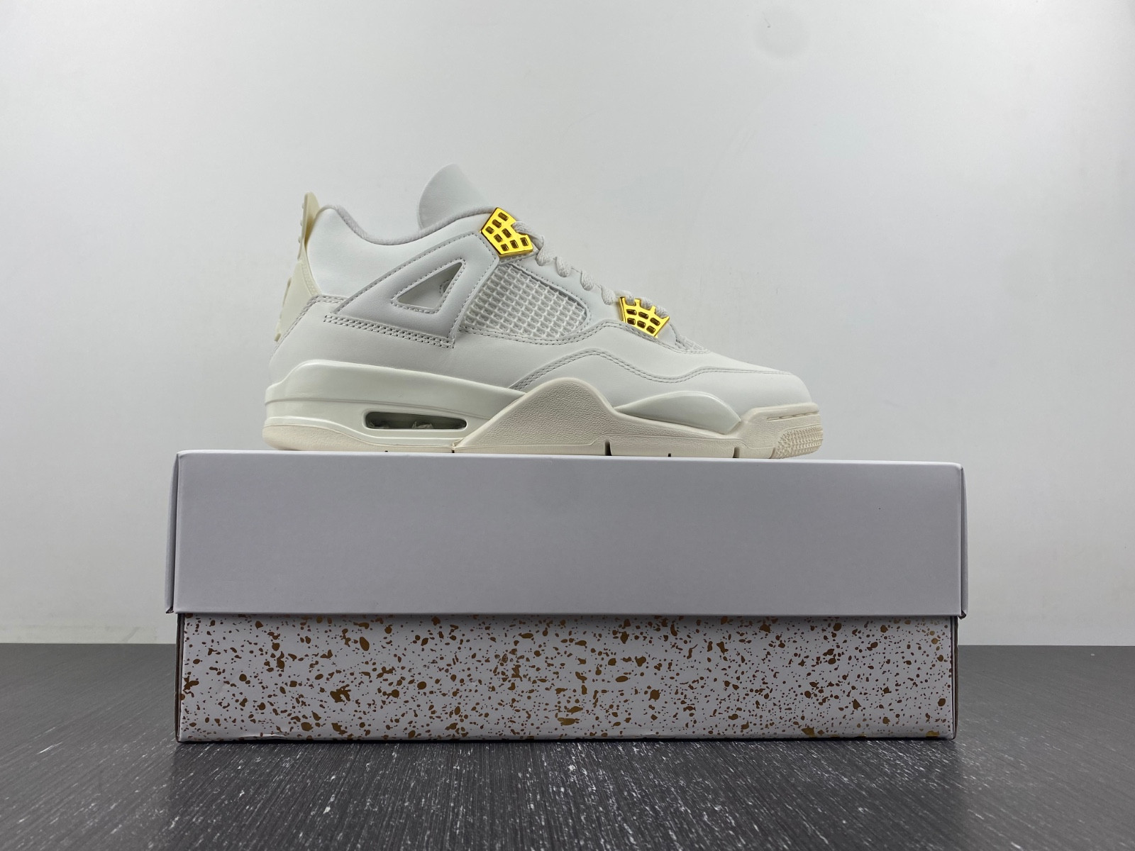 Air Jordan 4  AQ9129-003