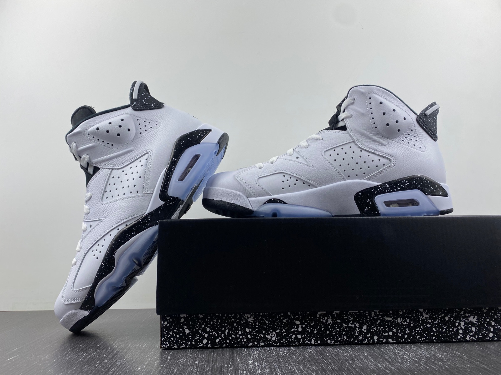 Air Jordan 6 “Reverse Oreo” CT8529-112