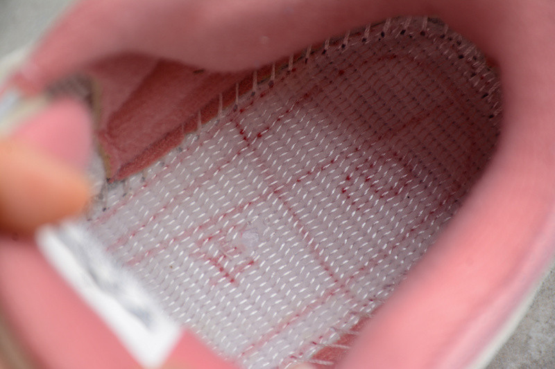 Air Jordan 4 WMNS “Rust Pink” CK9246-116