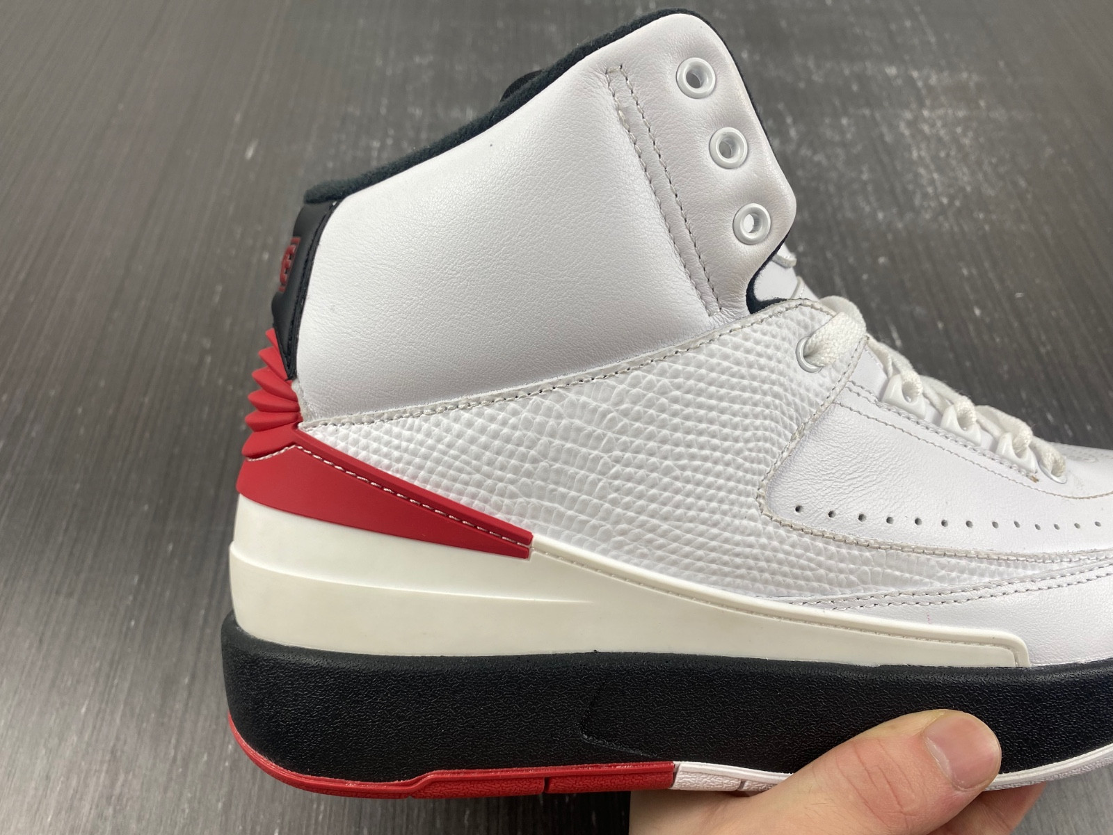 Air Jordan 2 OG “Chicago” DX2454-106