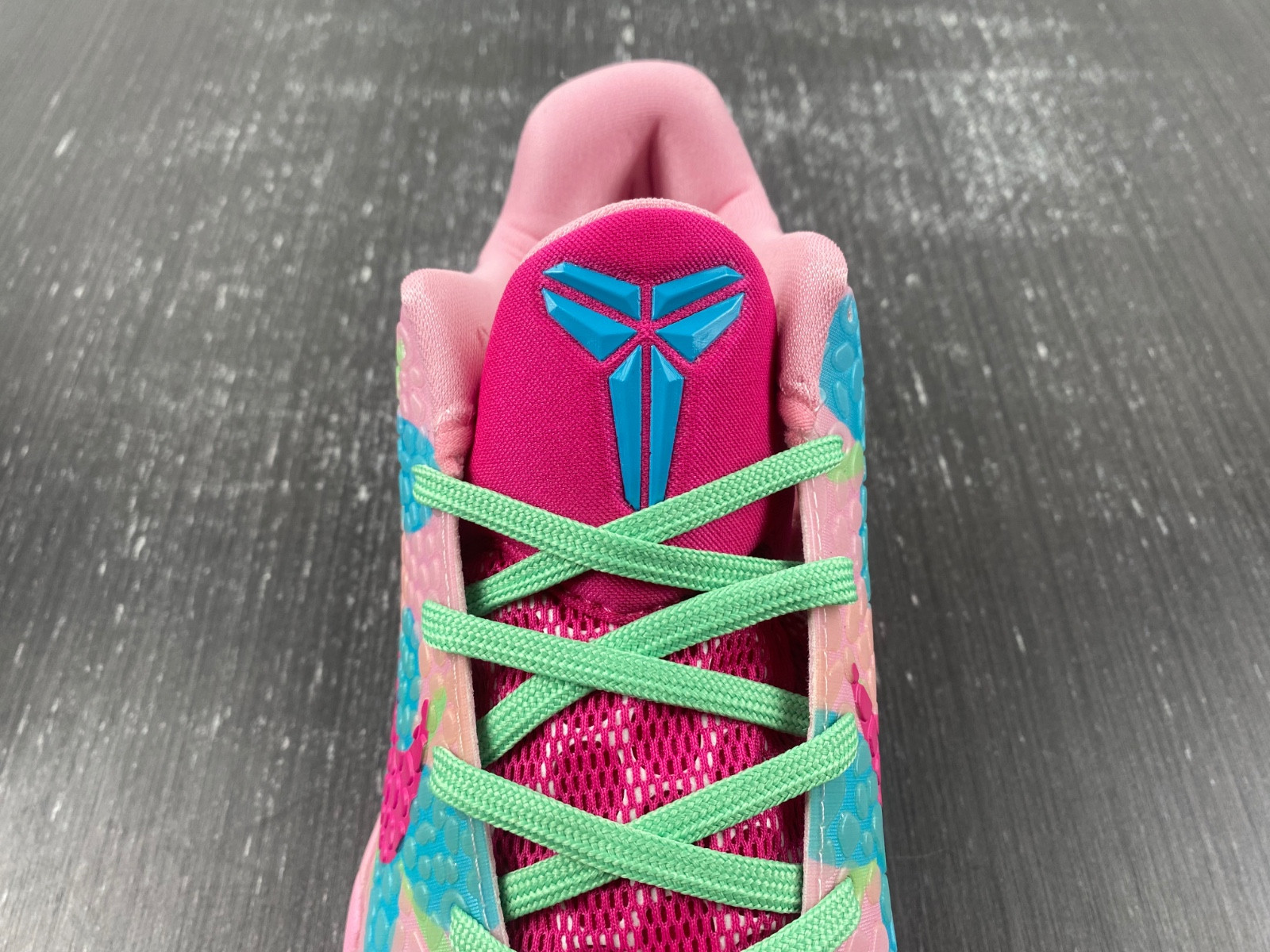 Zoom Kobe 6 CM2190-621